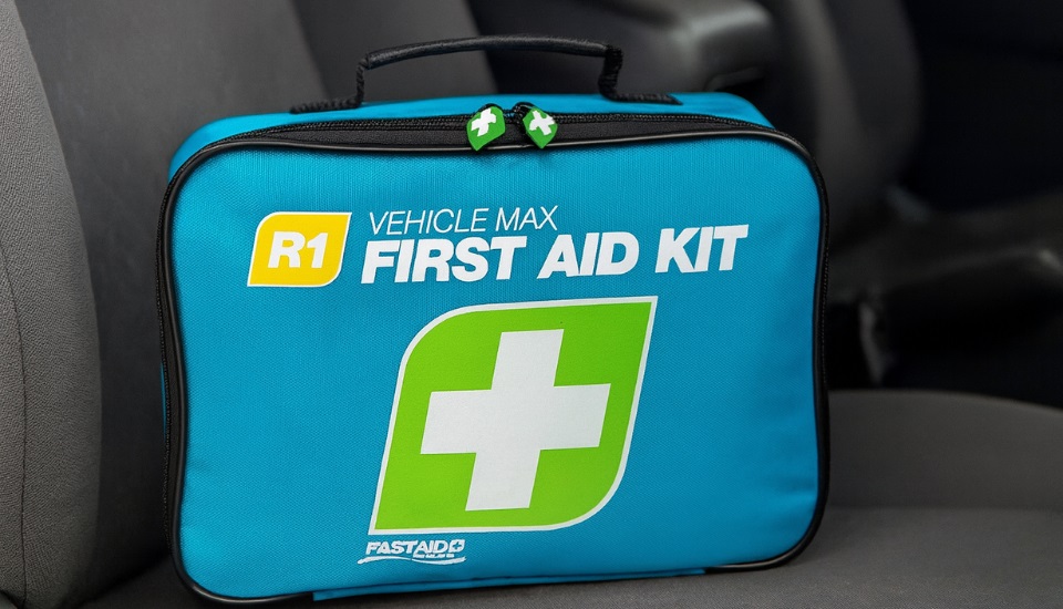 blue r1 vehicle max first aid kit car seat