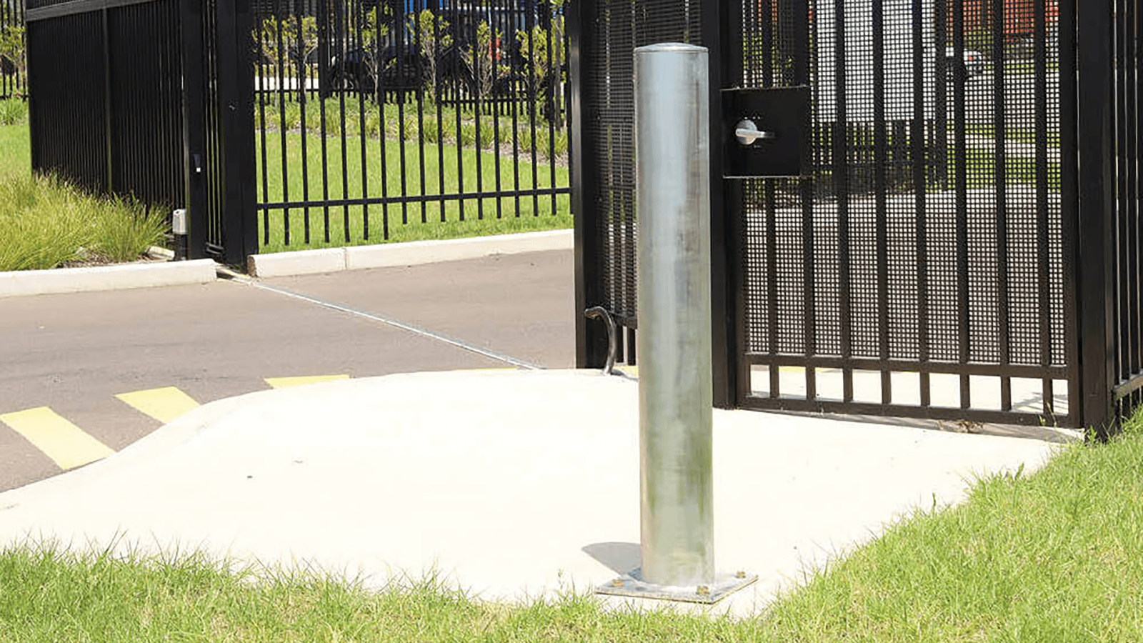 galvanised large fixed safety bollard outdoor
